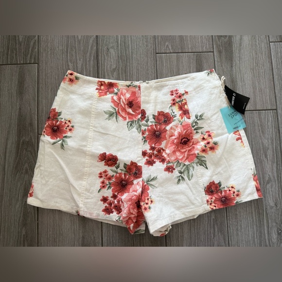 Forever 21|Women's White Linen Floral Shorts in high waisted•••NWT, Large - Picture 3 of 14
